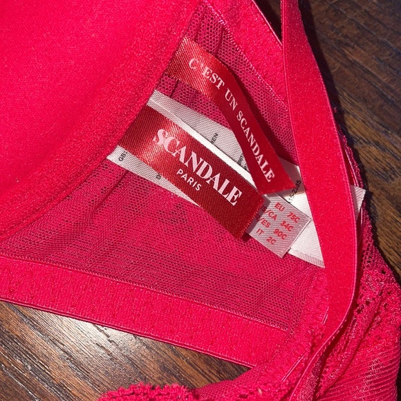 Update * 2 bras together - Size 34 C red, black doesn’t have tag - Picture 4 of 16